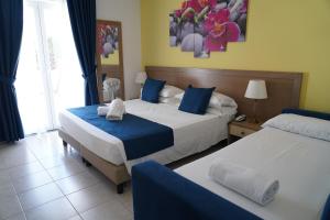 Triple Room room in Hotel Parco Delle Agavi