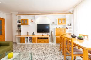 Playa de Poniente con Piscina y Parking By Aloha Palma