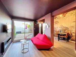 Maisons de vacances Parenthese Romantique - Love Room avec Jacuzzi : photos des chambres