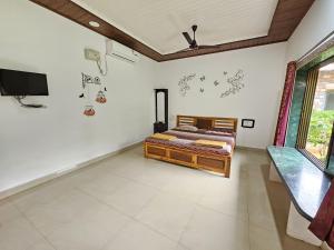 Daksh Holiday Home
