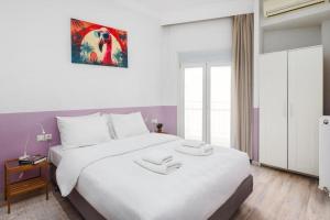 Central 2BR Gem with Fun Decor & Scenic Views