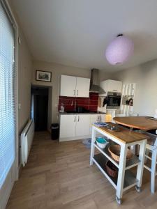 Petite bulle de mer, à quelques pas du rivage