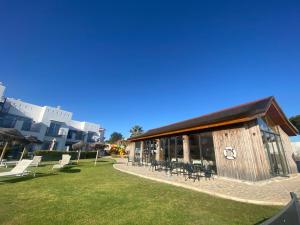 Stylish PH with Private Rooftop & Sea Views RDR497