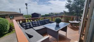 42 pine lodge & sea views