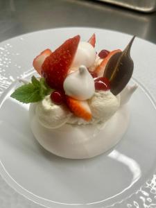 Hotels Logis Le Relais de la Voie Sacree : photos des chambres