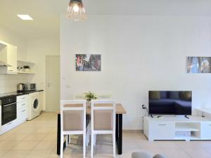 Your Home by the Sea 091