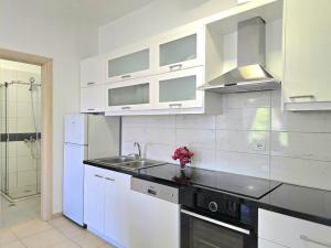 Your Home by the Sea 091