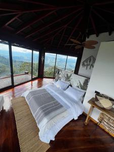 La mejor vista del eje cafetero en el Chalet La Gitana