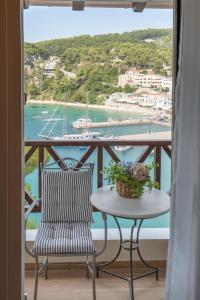 Suite with Sea View room in Liadromia Hotel
