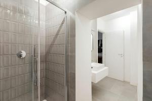 One-Bedroom Apartment with King Bed and Sofa Bed