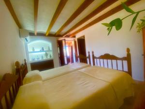 ULLAL - Rural Charm approx 73000 meters villa and Outdoor Adventure Agritourism Apartment with Private Mountain Path approximately 5 minutes walking from the beach Ideal for relaxation