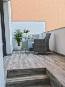 Urbana Villa Four Season Summer