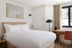 Hotels Yvette Hotel Porte de Versailles, Sonder by Marriott Bonvoy : Chambre Double