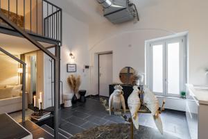 Youhosty - Design Isola Studio