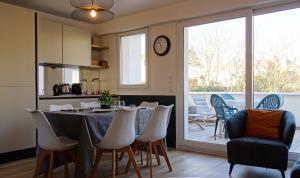 Appartements La brise, belle terrasse hyper-centre by Primo : photos des chambres