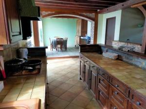 Maisons de vacances Rural farmhouse with patio, BBQ and fireplace : photos des chambres