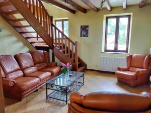 Rural farmhouse with patio, BBQ and fireplace