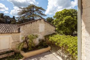 Maisons d'hotes MAS MILLESIME - Chambre double - petit dejeuner - piscine - Mas du XVIIIeme siecle proche Saint-Remy-de-Provence : photos des chambres