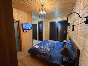 Shtegu I Gjelber -Wood Rooms