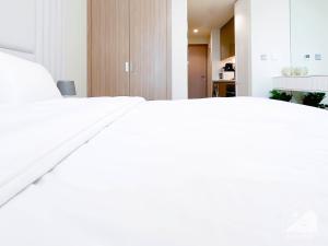 Luxury Living in Azizi Riviera l Cozy Balcony