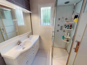 Villas Maison spacieuse a Gigean avec jardin et terrasse, proche plages mediterraneennes - FR-1-785-22 : photos des chambres