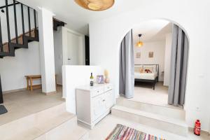 Lithodia - Λιθωδία