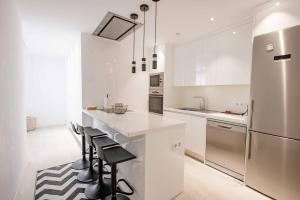 Deluxe Canteras Center