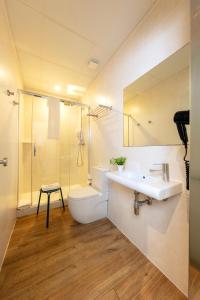 Triple Room with Balcony room in Som Nit Born