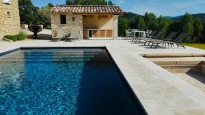 Mas des Anges - Bastide de 5 chambres avec piscine