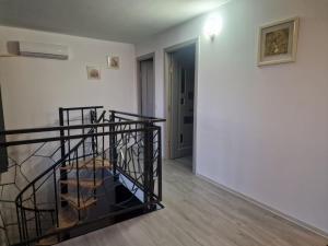 M&D Felix Suites