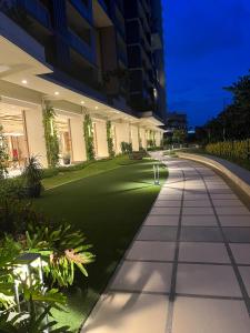 86 sqm, 3BR condo, Free Prking, WiFi, ntflx