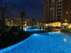 86 sqm, 3BR condo, Free Prking, WiFi, ntflx