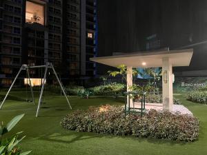 86 sqm, 3BR condo, Free Prking, WiFi, ntflx