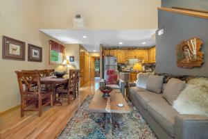 Creekside Condos C by Estes Park Condos