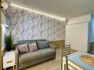 Beachside Cozy Studio & Pool