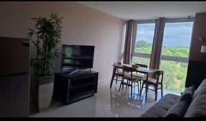 Hermosas vistas frente al mar con piscina!