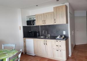 Appartements RESID'AZUR APPARTEMENT T2-PMR- Piscine privee : photos des chambres