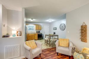 3 Mi to Cherokee Reservoir: ‘Blue Haven Bungalow’
