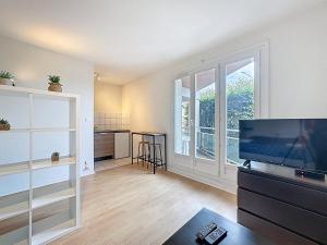 Studio 2 personnes avec parking et balcon Proudhon