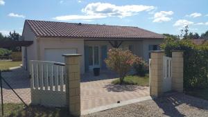 Maisons de vacances Gite les Clairieres - Piscine, Climatisation : photos des chambres
