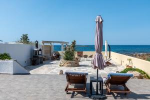 Sandy Steps Beachfront Apartments