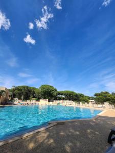 Campings Mobil Home 6 a 8 personnes dans Camping 5 etoiles : photos des chambres