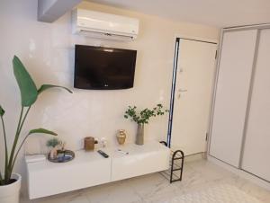 Athina&Andreas home2