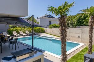 NOVO - Villa Vita s velikim bazenom