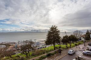 3 Bed Apartment with Balcony in Southend on Sea!