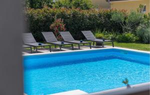 Gorgeous Apartment In Porec With Wifi