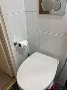 Quiet studio close to the mall and the metro