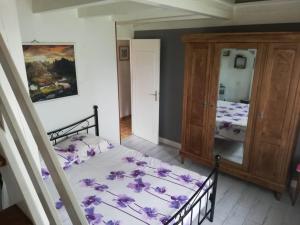 Maison familiale au calme avec piscine en bordure de forêt