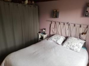Maisons de vacances Maison familiale au calme avec piscine en bordure de foret : photos des chambres