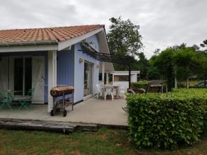 Maisons de vacances Maison familiale au calme avec piscine en bordure de foret : photos des chambres